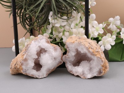 Afbeelding van Bergkristal Geode Set 404 gram