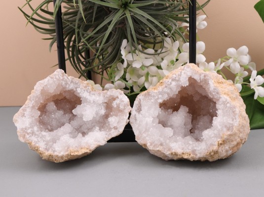 Afbeelding voor Bergkristal Geode Set 999 gram