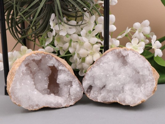 Afbeelding voor Bergkristal Geode Set 513 gram